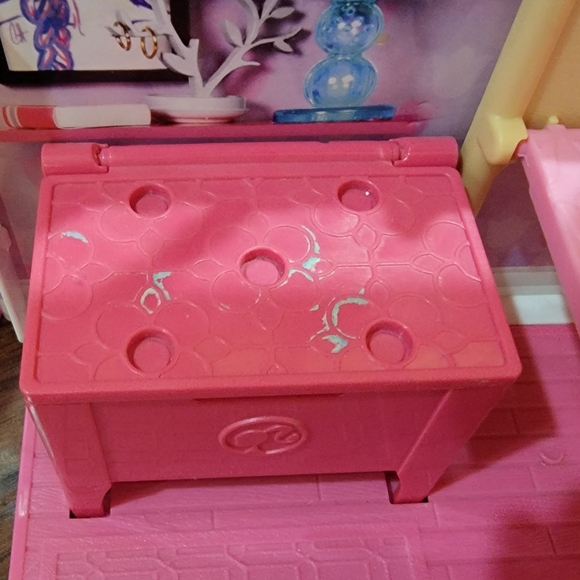 Barbie fold up house - Picture 5 of 6